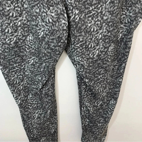 Livi Lane Bryant Pants Activewear   26/28 Pull On Crop  Stretch Pockets  Soft - Picture 7 of 14